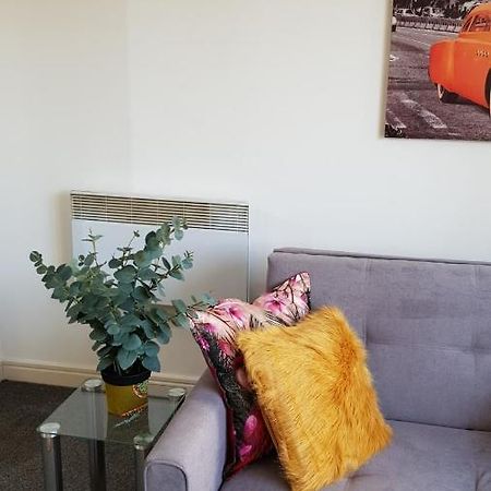 City Centre 1 Bed Apartment With Free On Site Parking With Cctv By Lets Relocations Birmingham Buitenkant foto