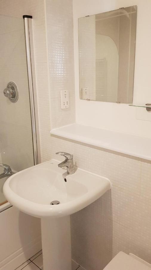City Centre 1 Bed Apartment With Free On Site Parking With Cctv By Lets Relocations Birmingham Buitenkant foto