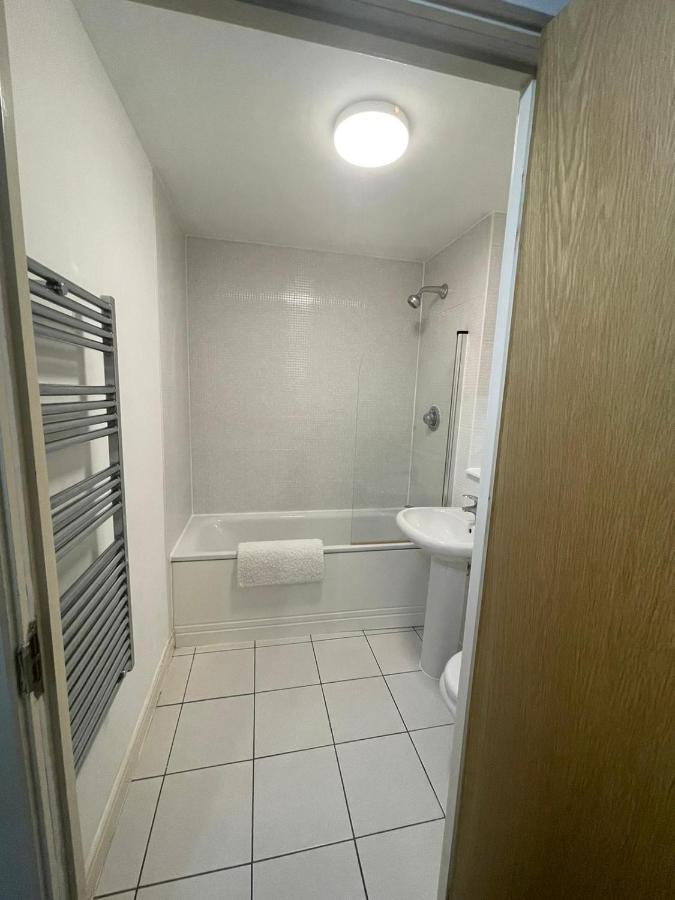 City Centre 1 Bed Apartment With Free On Site Parking With Cctv By Lets Relocations Birmingham Buitenkant foto